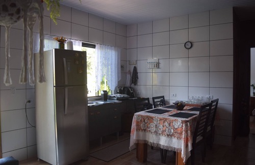 Morretes Cottage | Beautiful House! Enjoy nature and cool off in the pool.