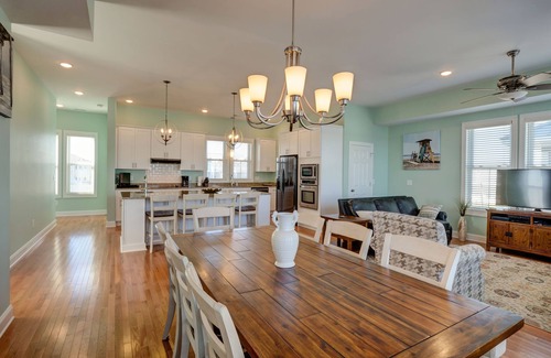 North Carolina Coast House | Beautiful house built in 2018 - 4 bed w/3 kings, mstr suite, priv. bch access!