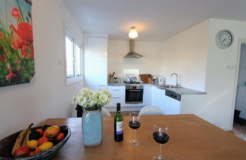 Zaandam Boat Rental | Beautiful houseboat at 15 min. from Amsterdam Central!