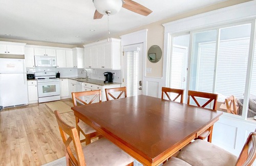 Gold Coast House | Beautiful, inviting, steps to gorgeous beach, impeccably clean!