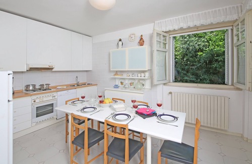 Portese Villa | Beautiful Villa with PRIVATE BEACH for 8 people, AC, parking, garden