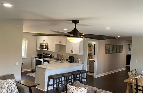 Town of Catharine House | Beautiful Lake House in the middle of everything!