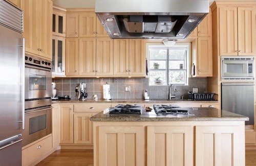 Comanche Trail House | Beautiful Lake Views, Quiet Oasis Lake Travis, Peace Relaxation, entire home!