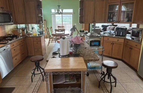 Pearce House | Beautiful, luxury house on gated 10 acres. Quiet and serence.