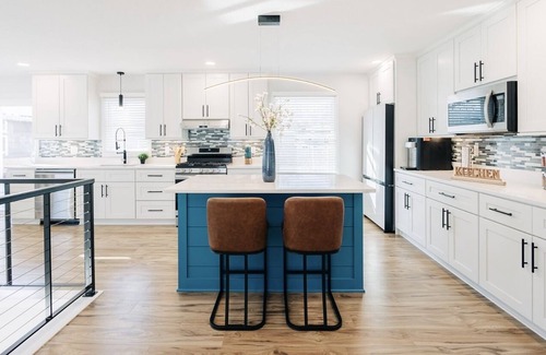 Cottage Grove House | Beautiful luxury 4BR/2BA recently renovated with open concept