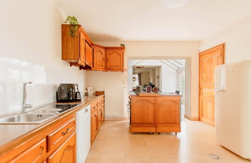 Bilzen Villa | Beautiful mansion with swimmingpool and jacuzzi