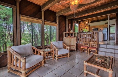 Kihei House | Beautiful Maui Beachfront Townhouse! Great Views! 200+ Five Star Reviews !