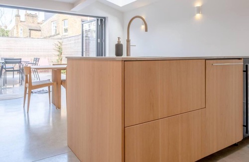 Hackney Wick House | Beautiful Minimalistic 2BD House - Victoria Park