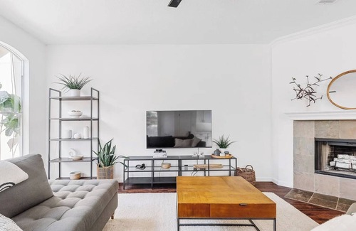 Cedar Park House | Beautiful, modern, 3-bedroom house with WiFi and AC in serene Cedar Park