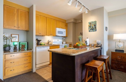 Honokowai Apartment | Beautiful Ocean View High-Rise in Ka’anapali 🌴😎⛵️