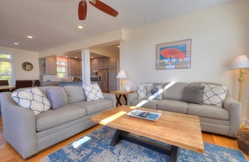 Yaupon Beach House | Beautiful, Ocean View 4 BR/4 BA Home-1 Minute Walk to Beach/Pets-Sleeps 12