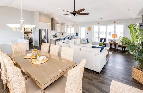 Sandbridge House | Beautiful oceanside home with pool, beautiful decor, WiFi, washer/dryer, AC
