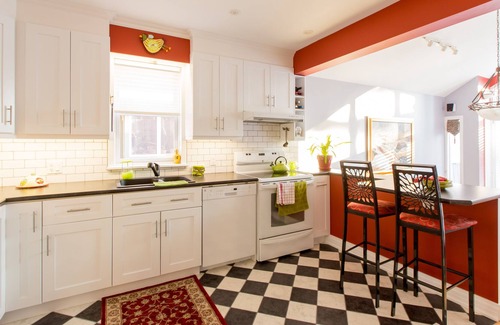 Edmonton House | Beautiful Old Strathcona Home July- Sept. availability; month rental minimum