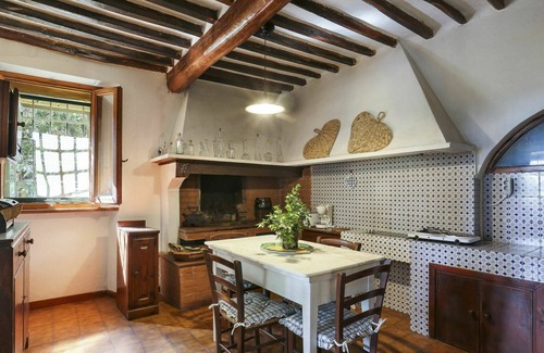 Vecchiano House | Beautiful private villa for 8 guests with private pool, TV, patio, pets allowed and parking