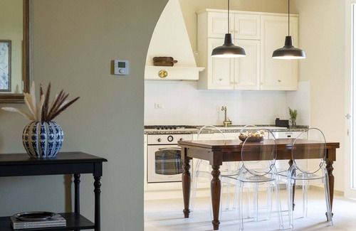 Sorrezzana Villa | Beautiful private villa with private pool, WIFI, A/C, TV, patio, pets allowed and panoramic view