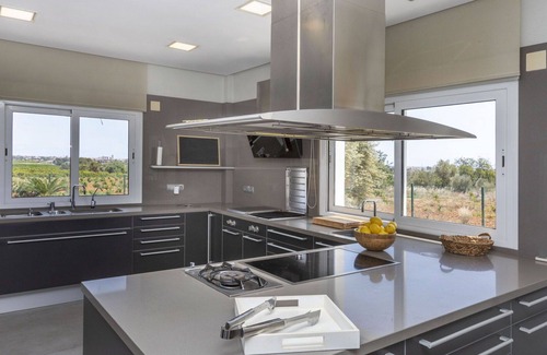 Peniscola Villa | Beautiful private villa for 12 guests with WIFI, A/C, private pool, TV, patio and pets allowed