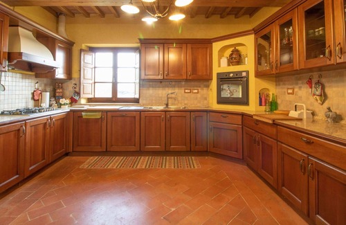 Umbertide Villa | Beautiful private villa for 10 guests with WIFI, TV, balcony and pets allowed