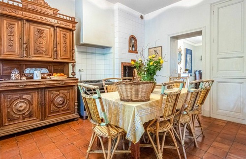Plage d'Argeles Villa | Beautiful private villa for 16 guests with private pool, WIFI, TV, patio and pets allowed