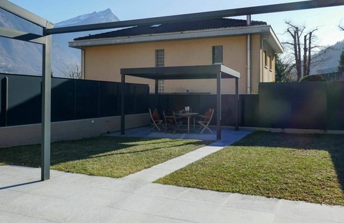 Ludiano House | Beautiful private villa for 4 guests with WIFI, TV, patio, pets allowed, panoramic view and park...