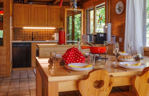 Zinal House | Beautiful private villa for 6 guests with hot tub, WIFI, TV, patio and panoramic view
