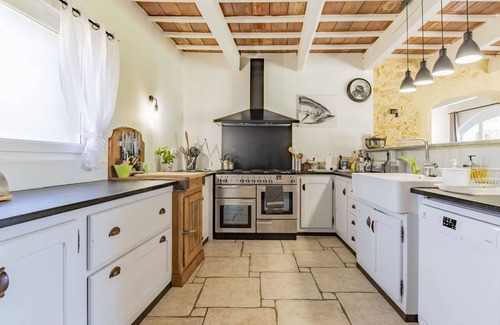 Uchaux House | Beautiful private villa for 8 people with A/C, private pool, WIFI, TV and terrace