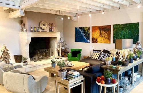 Roussillon Other | Beautiful Provencal property in the Luberon in the massive Ochre