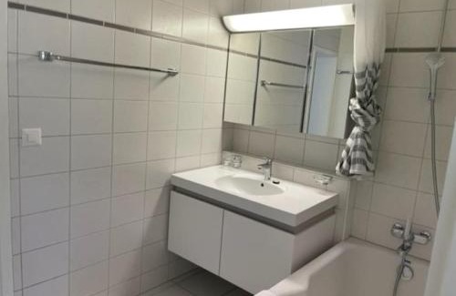 Hirslanden Apartment | Beautiful, quite and very central 2 bedroom flat (Sky6)