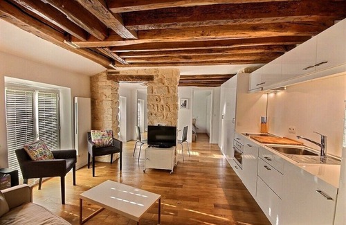 Archives Apartment | Beautiful renovated apartment near Place Des Vosges