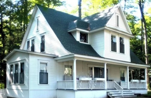 Roaring Brook Cottage | Beautiful Roaring Brook Cottage in Harbor Springs with beach access