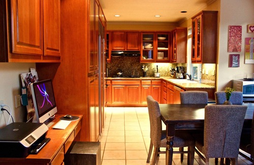 Sunshine Gardens House | Beautiful Spacious Single Family Home with Hot Tub