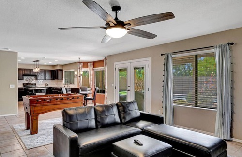 Gilbert House | Beautiful & Spacious Home W/Heated Pool & Hot Tub