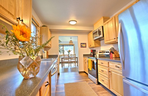 White Salmon House | Beautiful Spacious Home in Downtown White Salmon