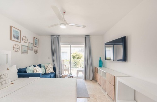 Munoz Apartment | Beautiful studio at Green One AA4