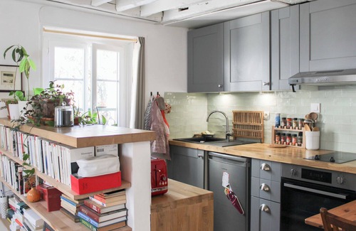 Belleville Apartment | Beautiful studio for couple with courtyard