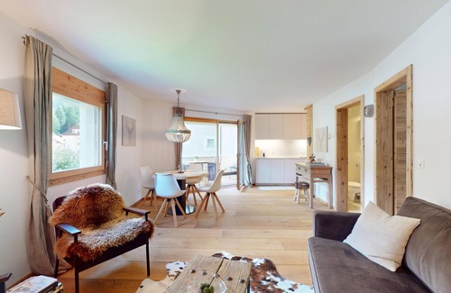 Sils-Maria Apartment | Beautiful, stylishly furnished 2-room flat on the 1st floor, in a quiet and cent