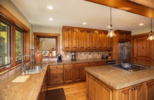 Sun Valley House | Beautiful Sun Valley home, 5 minutes to the everything-skiing, hiking, downtown!