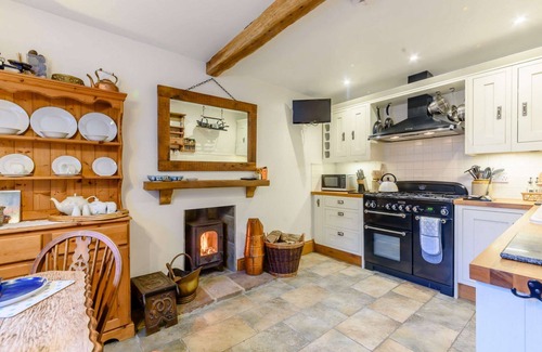 Stroud Cottage | Beautiful three bedroom family friendly Costwold holiday cottage - Rose Tree Cottage, Stroud