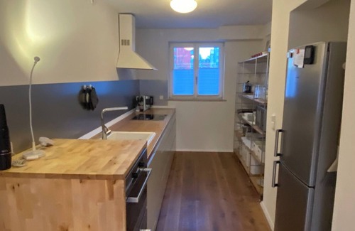 Am Westbad House | Beautiful Townhouse in Munich Laim with E-Parking