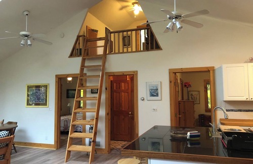 Frankfort House | Beautiful Tree House Cottage