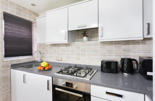 Islington House | Beautiful Twin Room Next To Holloway Station 1