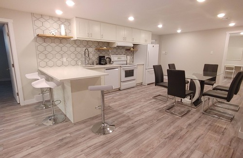 Southwest Calgary House | Beautiful two bedroom + den lower level suit