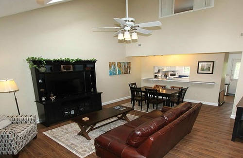 Tellico Village House | BEAUTIFUL TWO STORY TOWNHOME in TELLICO VILLAGE GOLF RESORT & FITNESS COMMUNITY