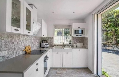 Villeneuve-Loubet Villa | Beautiful villa 5 min from Valbonne with garden, pool and jacuzzi