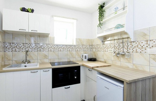 Sveta Jelena House | Beautiful villa for 6 people with A/C, WIFI, TV, terrace and pets allowed