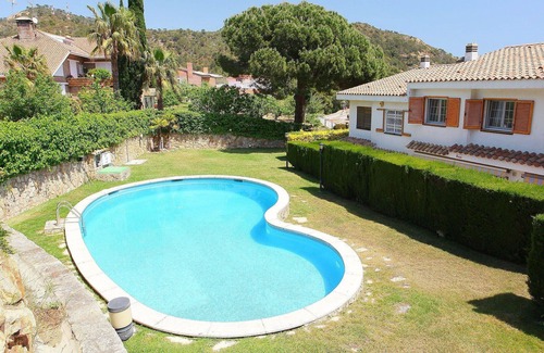 Tossa de Mar House | Beautiful villa for 7 people with pool, WIFI, TV, balcony and parking