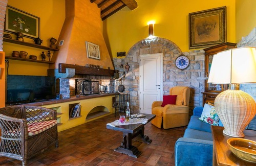 Fucecchio Villa | Beautiful villa for 4 guests with WIFI, private pool and TV