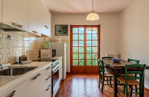Malcesine Villa | Beautiful villa for 4 guests with A/C, WIFI, TV, patio and pets allowed