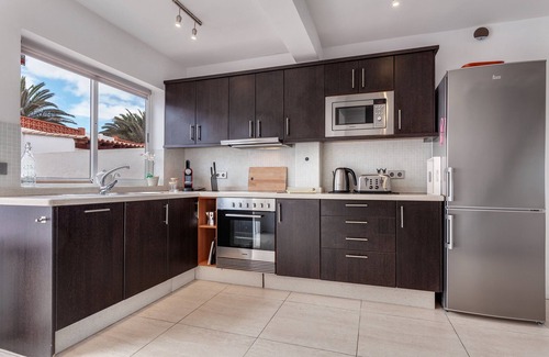 Corralejo Villa | Beautiful Villa “Luxury Oceanfront” Directly by the Beach with Sea View