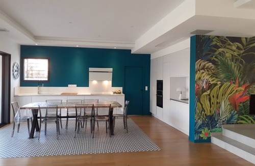 Sommieres Villa | BEAUTIFUL VILLA, QUIET, SWIMMING POOL, sleeps 10/12.
