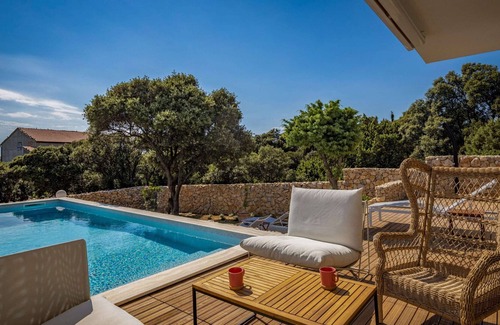 Kolan Villa | Beautiful Villa Terakota Mandre
